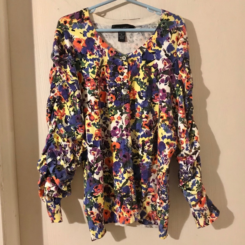 Gorgeous Floral cardigan sweater